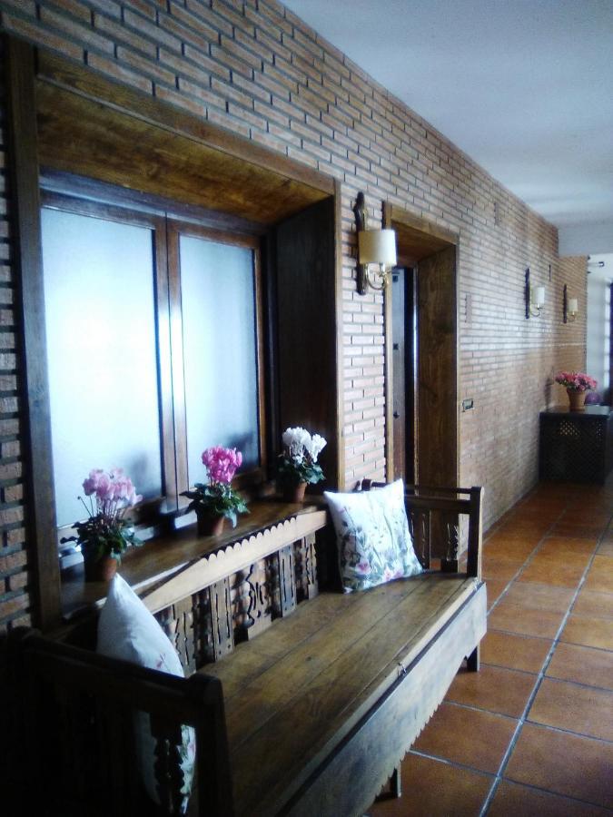 Hostal Restaurante Pacos Herrera del Duque Dış mekan fotoğraf