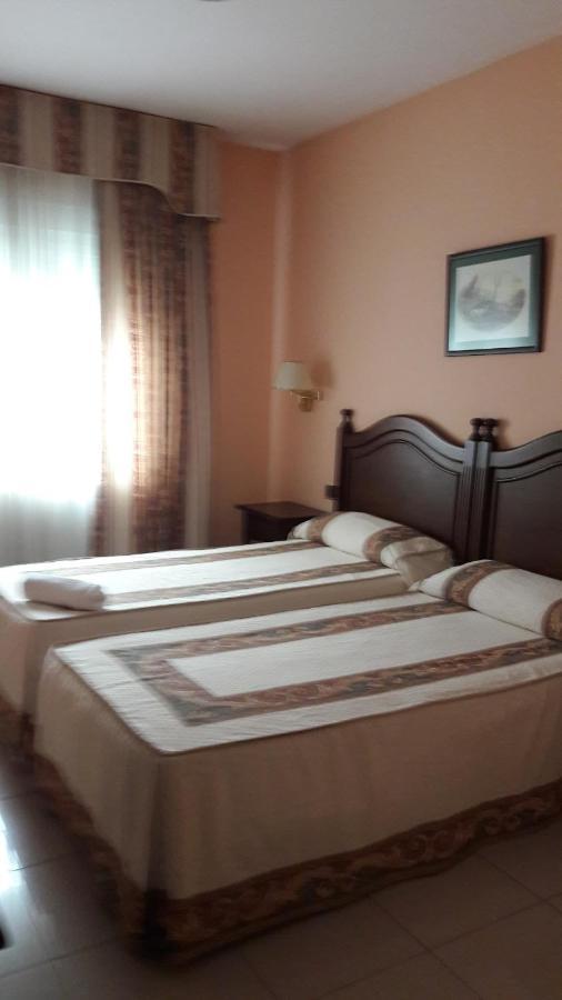 Hostal Restaurante Pacos Herrera del Duque Dış mekan fotoğraf