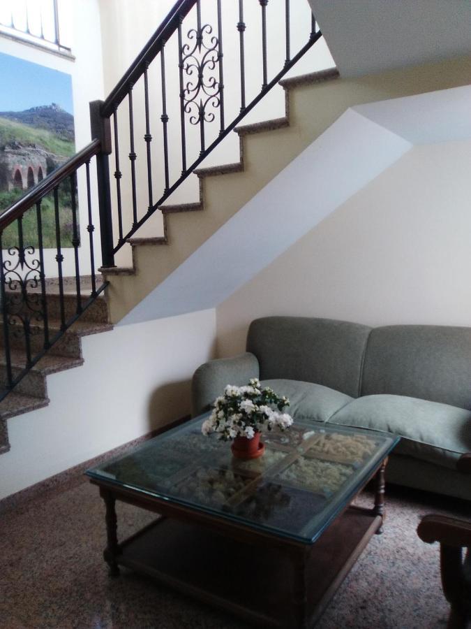 Hostal Restaurante Pacos Herrera del Duque Dış mekan fotoğraf