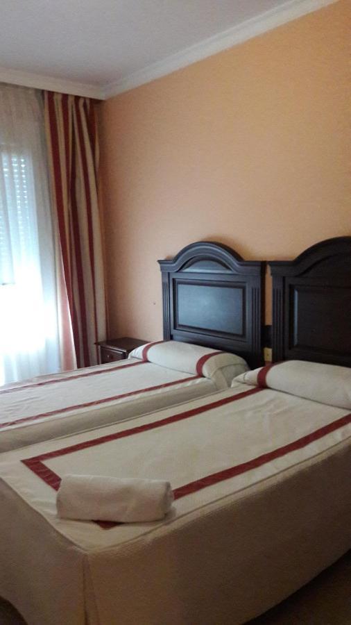 Hostal Restaurante Pacos Herrera del Duque Dış mekan fotoğraf